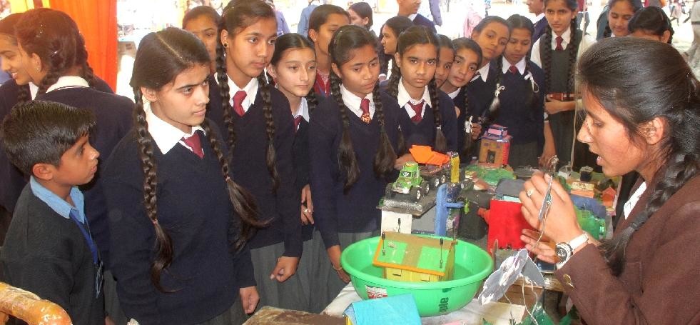 exhibition-himachali-student-invent-a-model-which-create-electricity-and-save-water